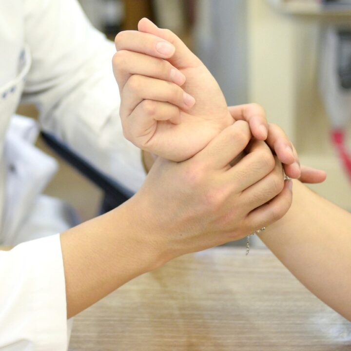 부산 자궁경부이형성증 – 한의사 손목 진맥