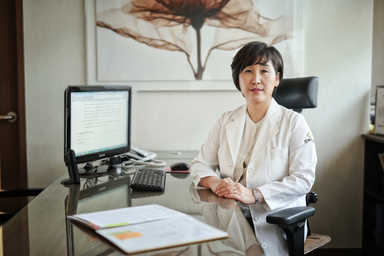갱년기와 함께 찾아오는 여성 비뇨기과 질환의 한의학 치료