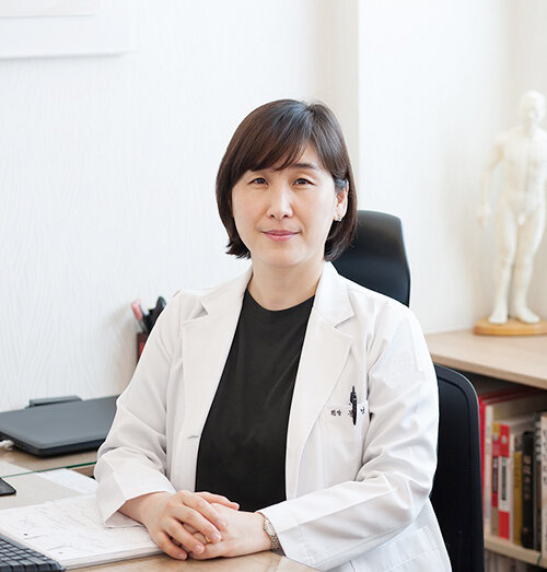 조기폐경, 난소기능저하로 난임불임에 갱년기 증상까지 한약치료 도움받아야